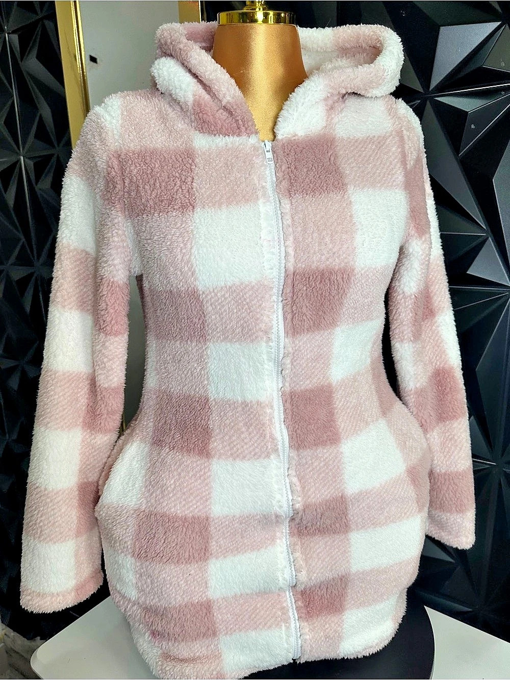 🔥🧥Pink & White Checkered Hooded Teddy Jacket Size Medium